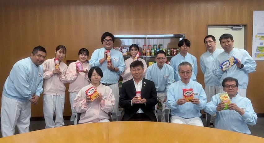 市長がたずねる ヤマザキビスケット様集合写真