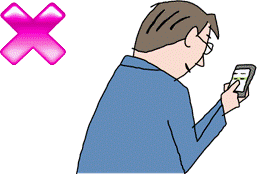 スマホを操作する男性