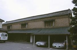 亀屋商事煉瓦倉庫(旧飯島製糸煉瓦倉庫)