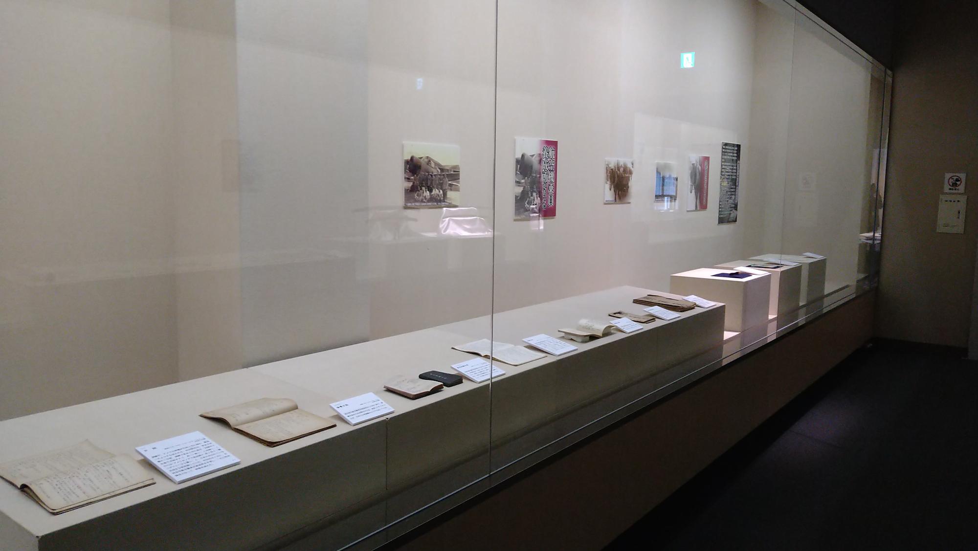 企画展「オヒロメ‐新収蔵品展‐」展示風景2